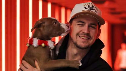 Philadelphia Flyers bring puppies for arrivals