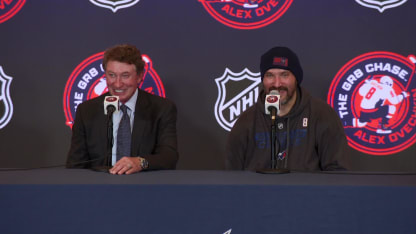 Wayne Gretzky and Alex Ovechkin | 894