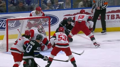 CAR@TBL: Kochetkov with a great save against Anthony Cirelli