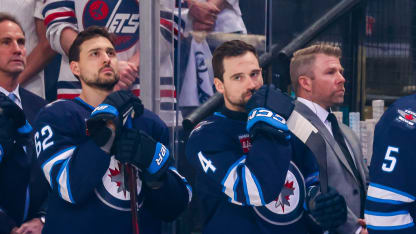 Nino Niederreiter Teamkollege Neal Pionk zum Meilenstein 1000 Spiele