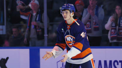 Matthew Schaefer skates with Matt Martins kids