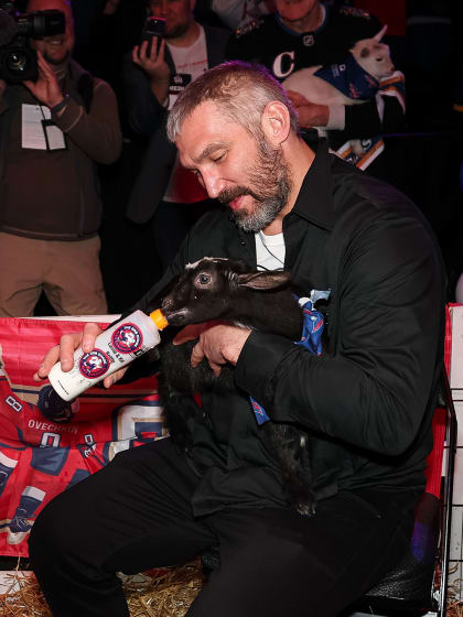 Alex Ovechkin goals record celebration draws thousands of fans