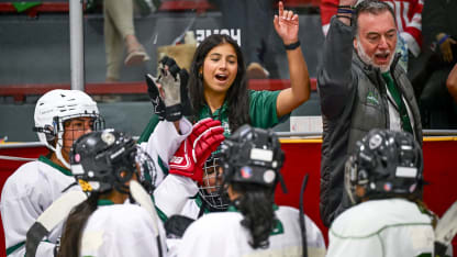 pakistan8-coach-hand-raised