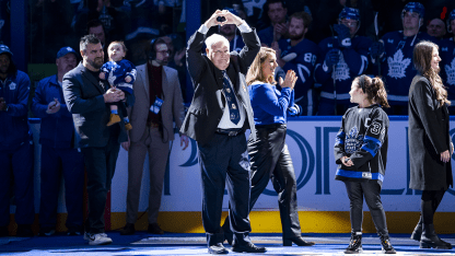 Toronto Maple Leafs Joe Bowen son honor broadcaster