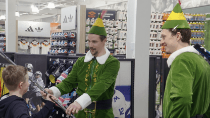 Erik Karlsson Rickard Rakell firade in julen som tomtenissar